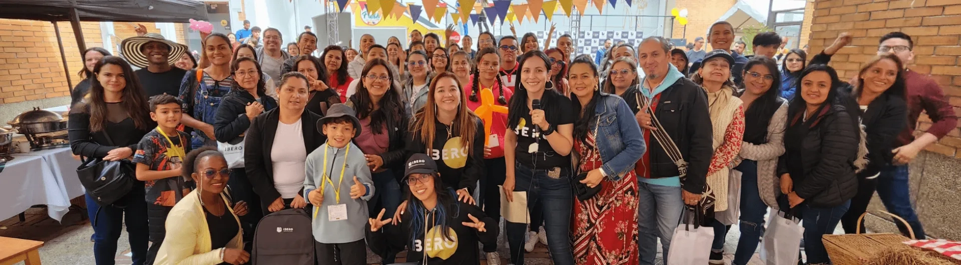 IBERO realiza el primer Festival Nacional de Egresados.